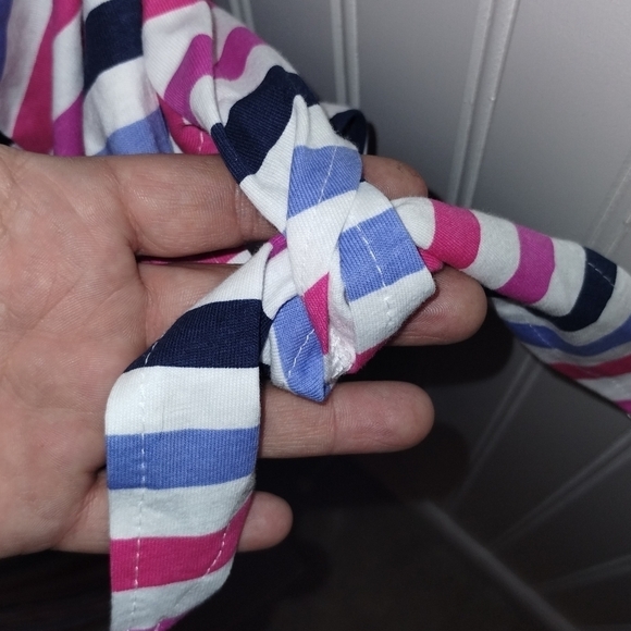 Woman's stripped top - Picture 4 of 4